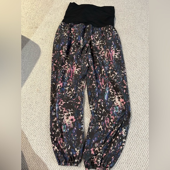 Lululemon Pants size 4 - Picture 1 of 2